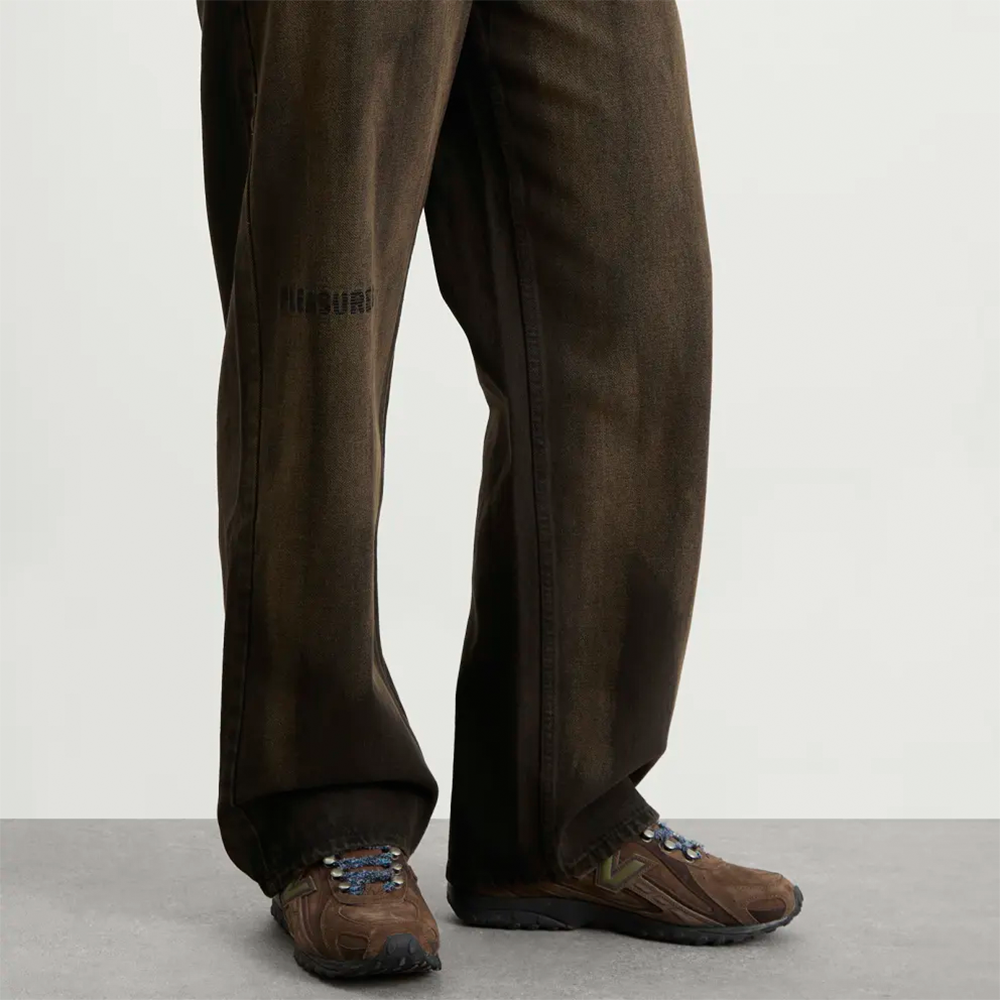 PLEASURES - OIL BAGGY JEANS DARK BROWN