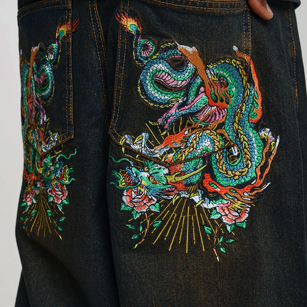 ED HARDY - SLITHERING DRAGON EMBROIDERED XXTRA JEANS SANDY BLACK