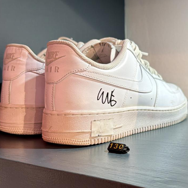 NIKE - AUTOGRAPHED AF1 WHITE PRE OWNED BY GUE