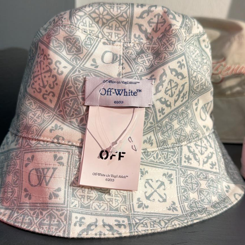 OFF WHITE - BUCKET HAT PRE OWNED BY GUE
