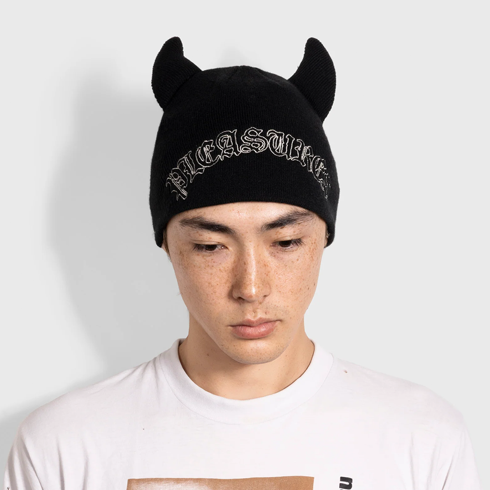 PLEASURES - HORNS SKULLY BEANIE BLACK