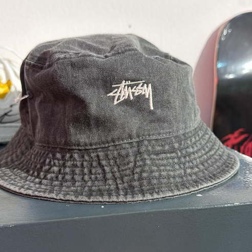 STUSSY - BUCKET HAT PRE OWNED BY GUE