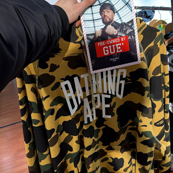 BATHING APE - HOODIE & SHORTS PRE OWNED BY GUE