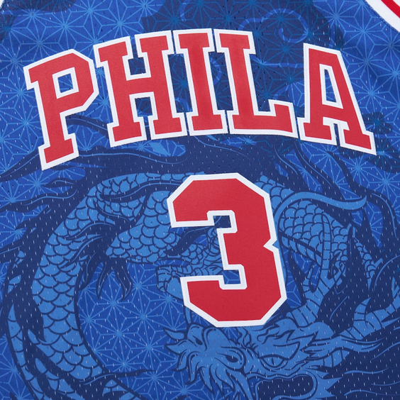 MITCHELL & NESS - ALLEN IVERSON 76ERS 1996-97 ASIAN HERITAGE 6.0