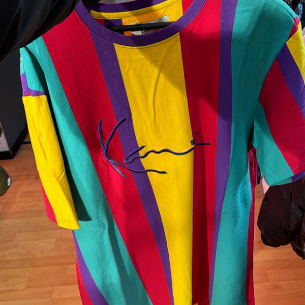 KARL KANI - T-SHIRT PRE OWNED BY GUE