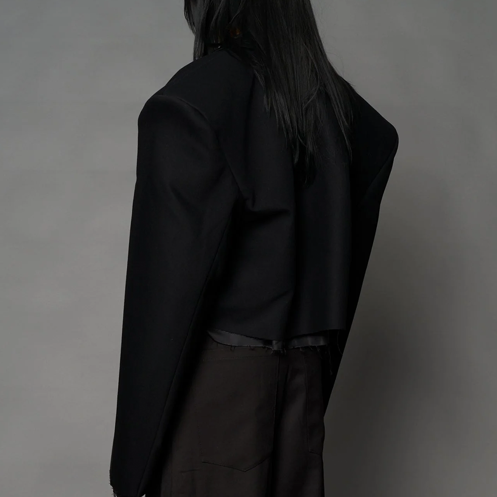NAMILIA - CROPPED BLAZER BLACK