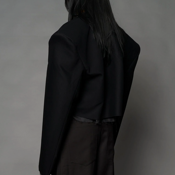 NAMILIA - CROPPED BLAZER BLACK