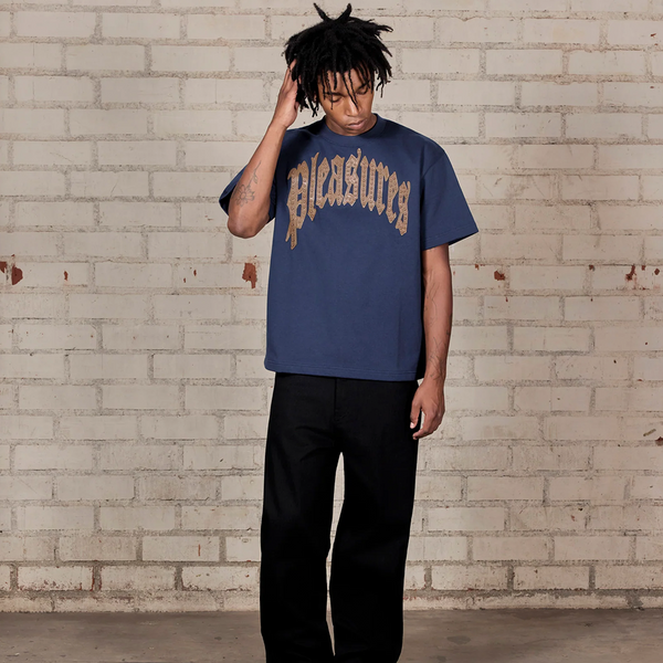 PLEASURES - TWITCH STUDDED SHORT SLEEVE CREW